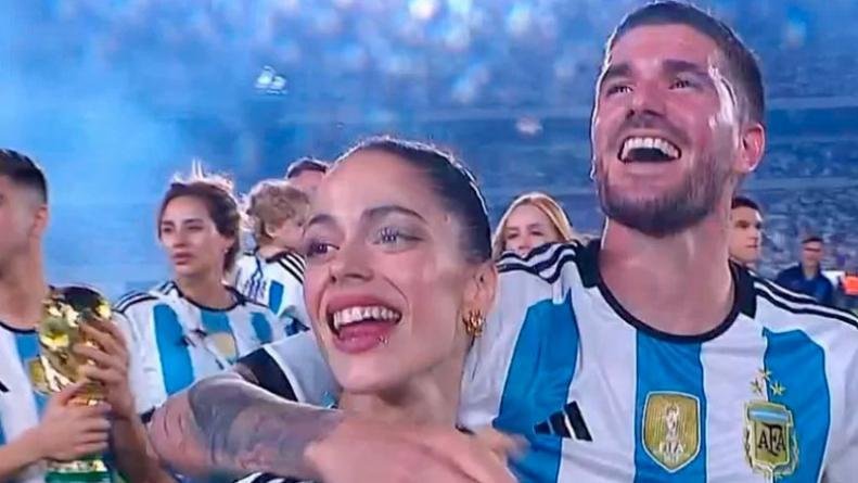 Tini, integrada en los festejos gracias a Antonela