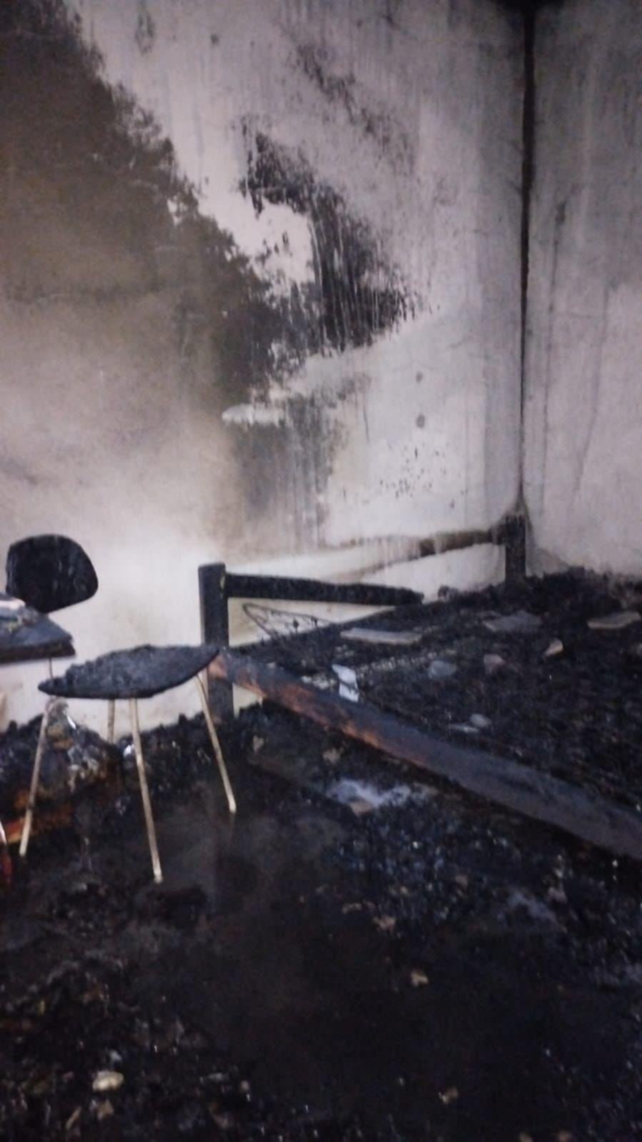 Una mujer incendió un departamento en Berisso