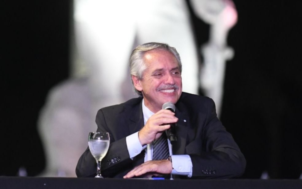 Sigue el `fuego amigo´ en el FdT: "Alberto Fernández no tiene posibilidades de ganar ni a las figuritas"