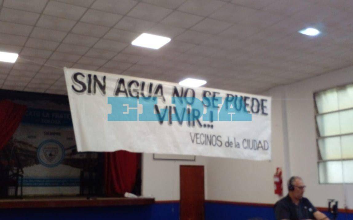 Vecinos de La Plata y otra movida por el drama de vivir sin agua
