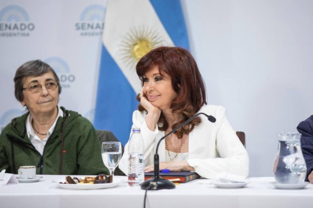 En EE UU piden investigar a Cristina: “También allá me quieren proscribir”