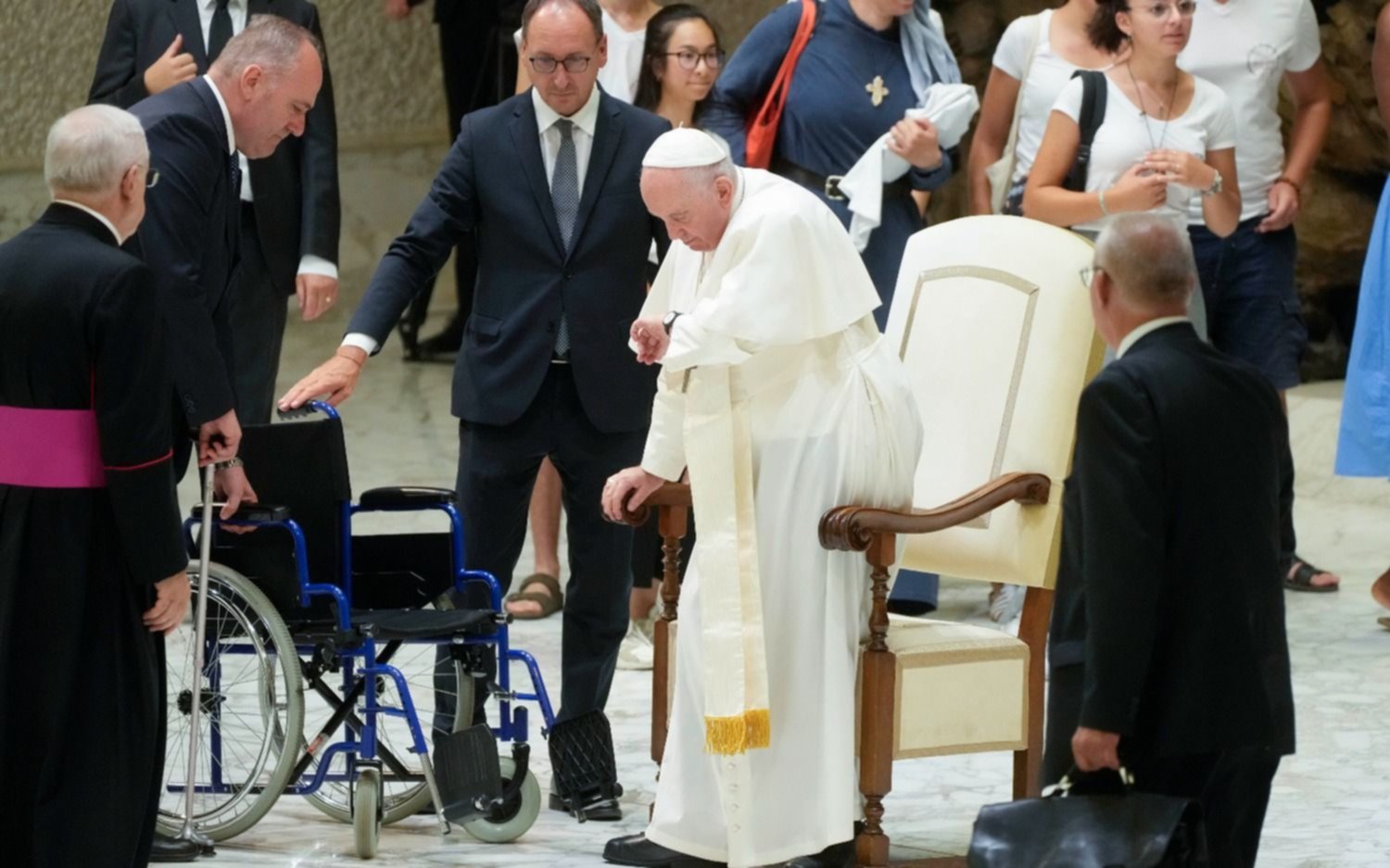 La salud del Papa: pasó "bien" su primera noche hospitalizado y su estado "no preocupa"