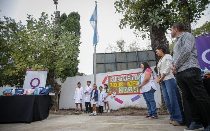 Mendoza dio inicio al ciclo lectivo en Quilmes
