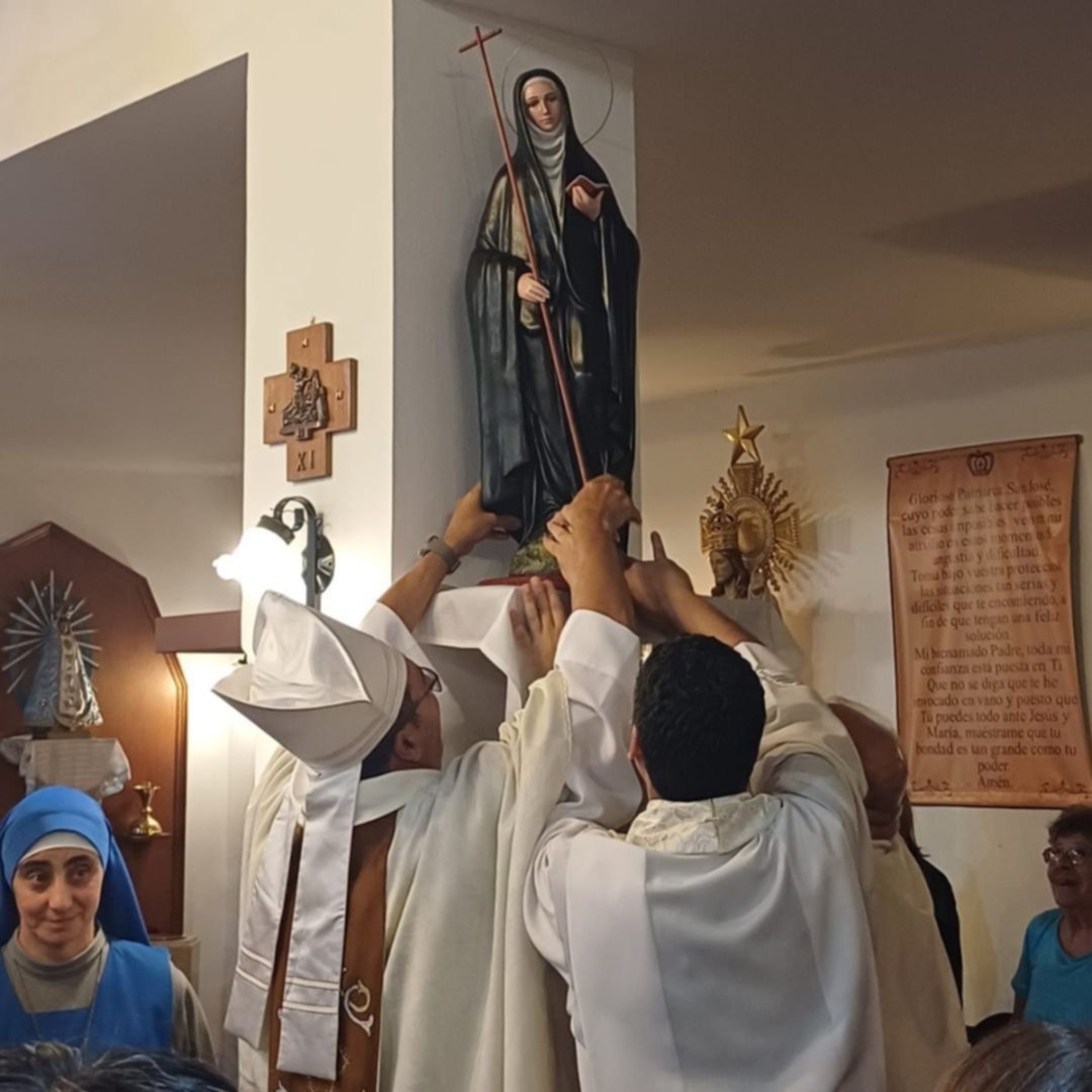 Entronizaron la imagen de Mamá Antula en la Parroquia Cristo Rey de La Plata