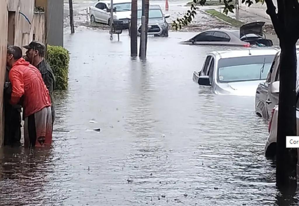 Bajo agua: Corrientes sufre “la peor catástrofe” de su historia