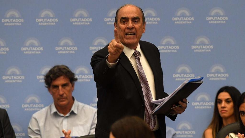 Jubilados y Ganancias, dos temas clave antes del acuerdo del 25 de Mayo