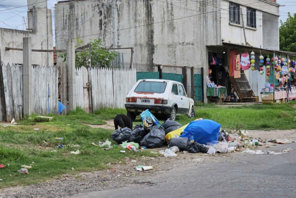 La acumulación de basura preocupa a los vecinos