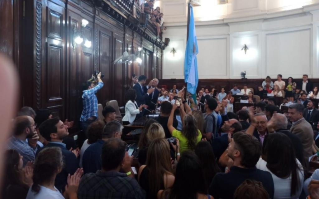 Alak encabeza la apertura de sesiones ordinarias en el Concejo de La Plata