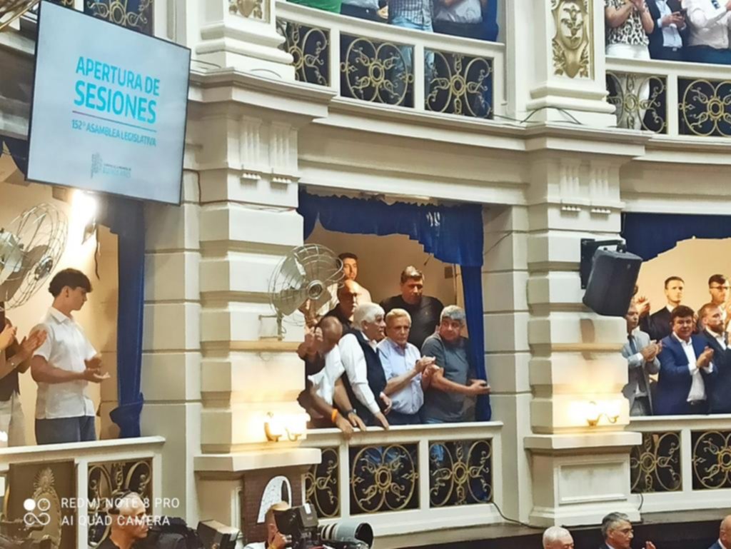 Legisladores, gremios e intendentes