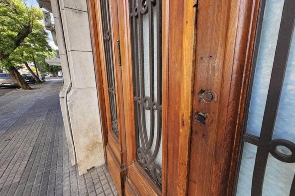 Robos, vandalismo y metales: a la caza de picaportes y rejas en la Región