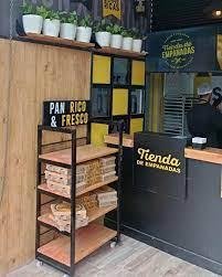 “Relleno de chorros”, una casa de empanadas no zafó de un asalto