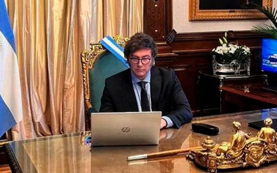 "Se acabó la joda": Milei anunció que da marcha atrás el aumento de su sueldo y el de los funcionarios