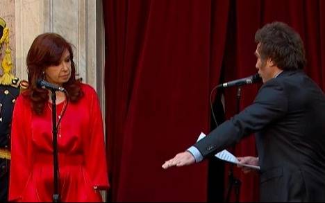 Cristina Fernández y Javier Milei se cruzaron en Twitter: “Pequeño gran matón de la internet”