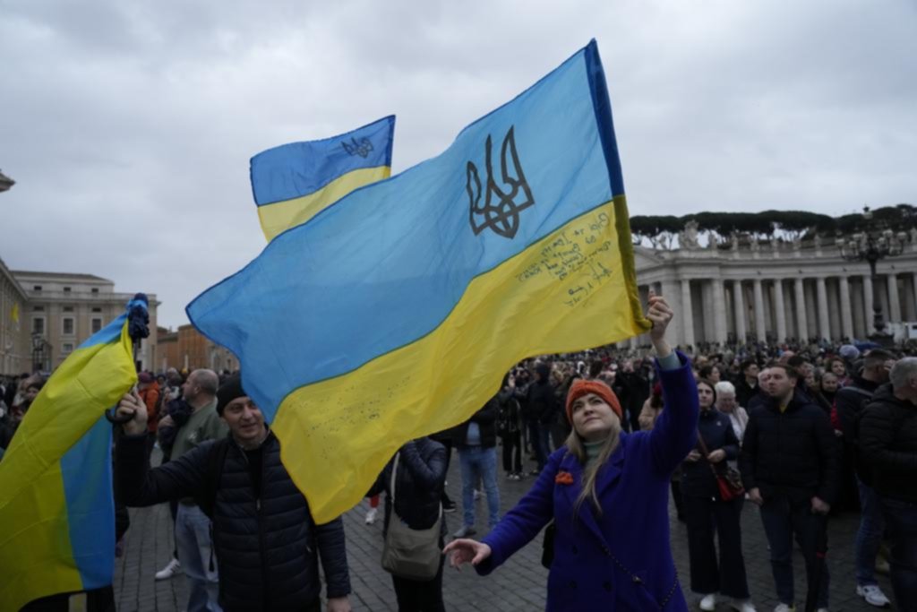 “Bandera blanca”: Ucrania contra un pedido papal