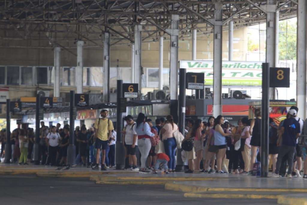 Usuarios del TALP siguen afectados por el paro