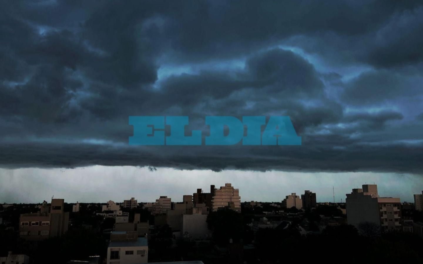 El clima para las próximas horas en La Plata: mantienen alerta naranja, en el centro cayeron casi 150 milímetros