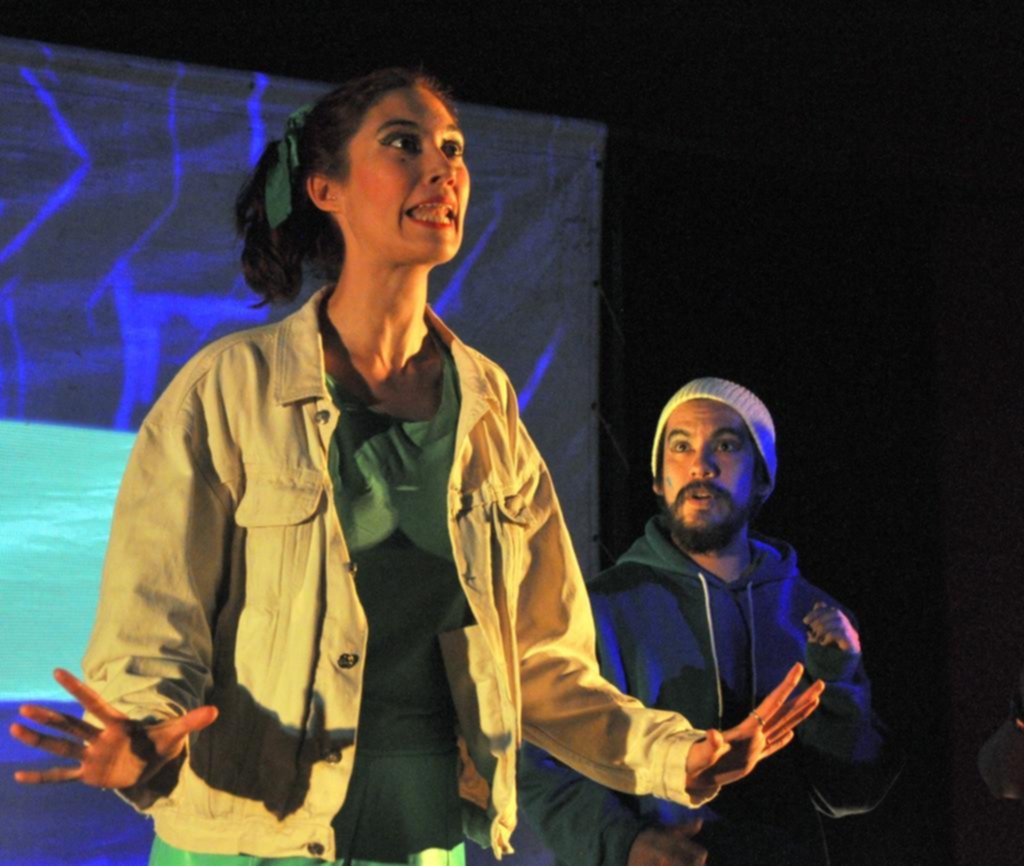 “T.W.I.T”: vínculos desvinculados