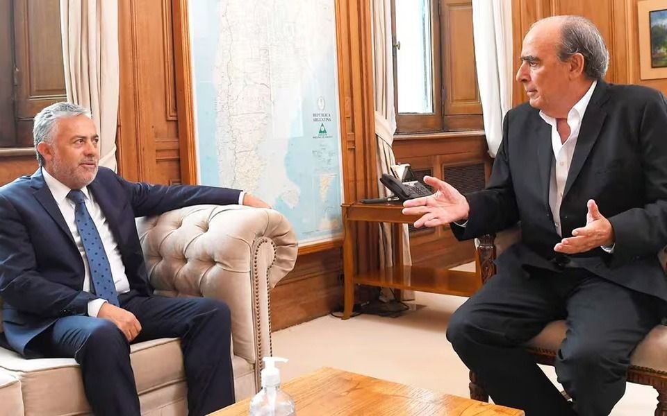 Javier Milei le adelanta el nuevo borrador de la ley ómnibus a los gobernadores