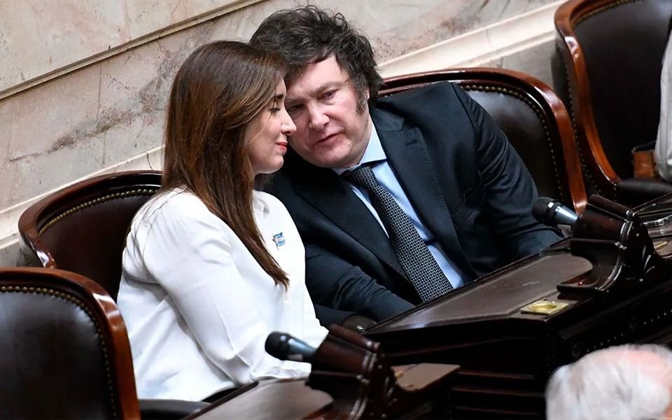"Pretenden avanzar con agenda inconsulta": Javier Milei acusó a Victoria Villarruel por convocar a una sesión por el DNU