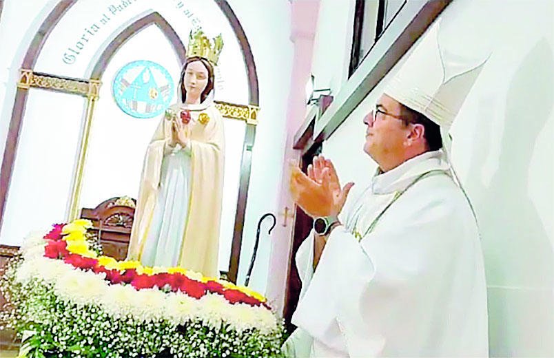 En una ceremonia emotiva la Rosa Mística recuperó su corona