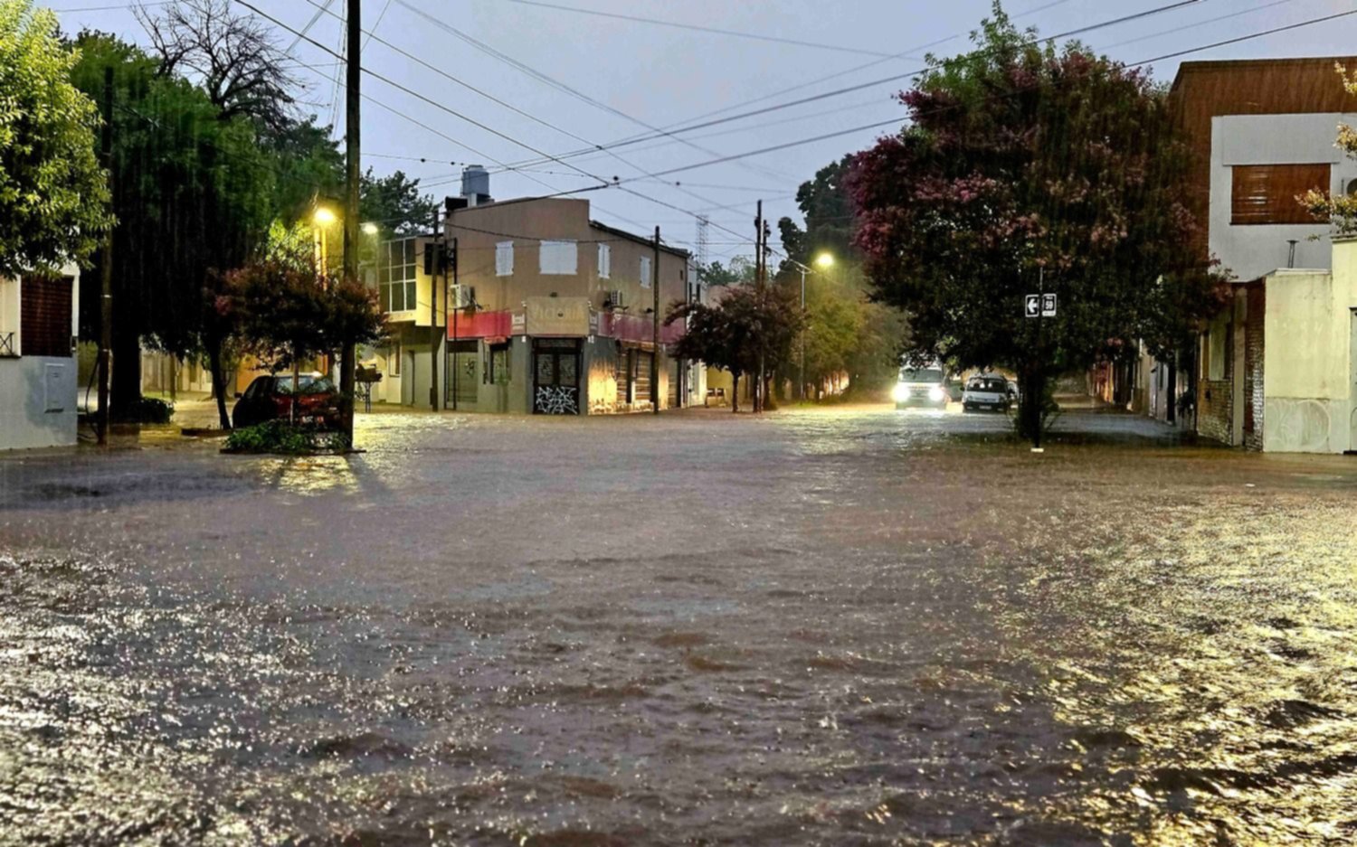 No para de llover en La Plata: en 4 días cayó el doble de agua de lo que se esperaba para todo marzo