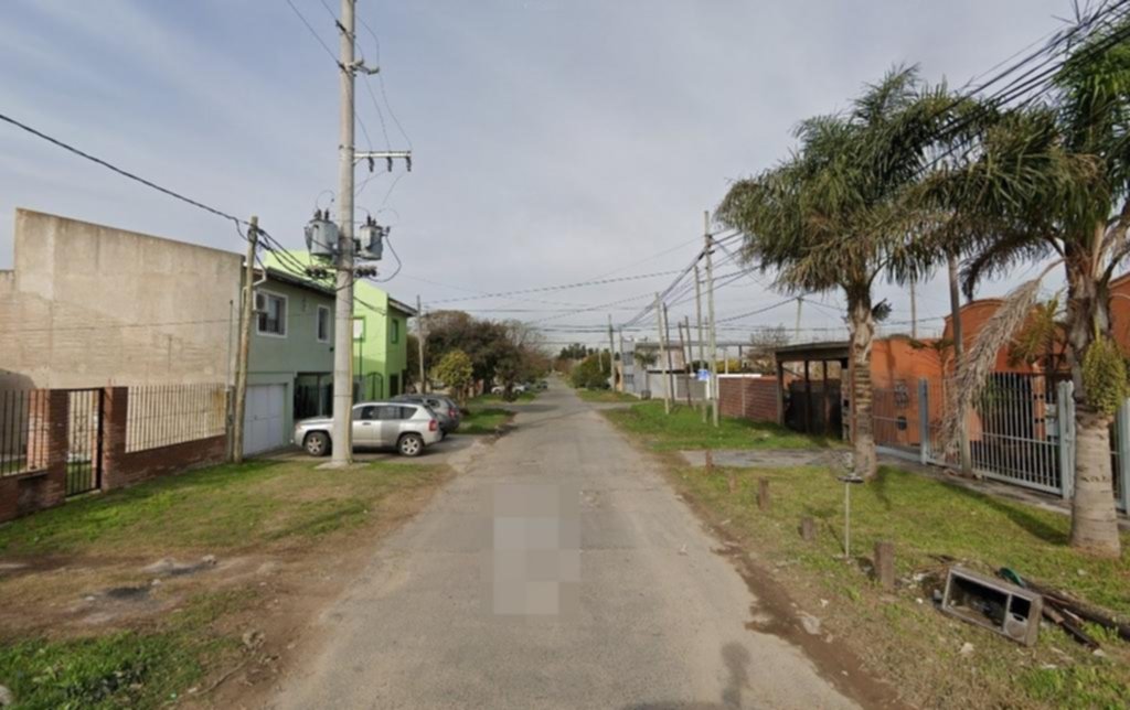 Fue a visitar a un amigo a San Carlos y le robaron el auto a punta de pistola