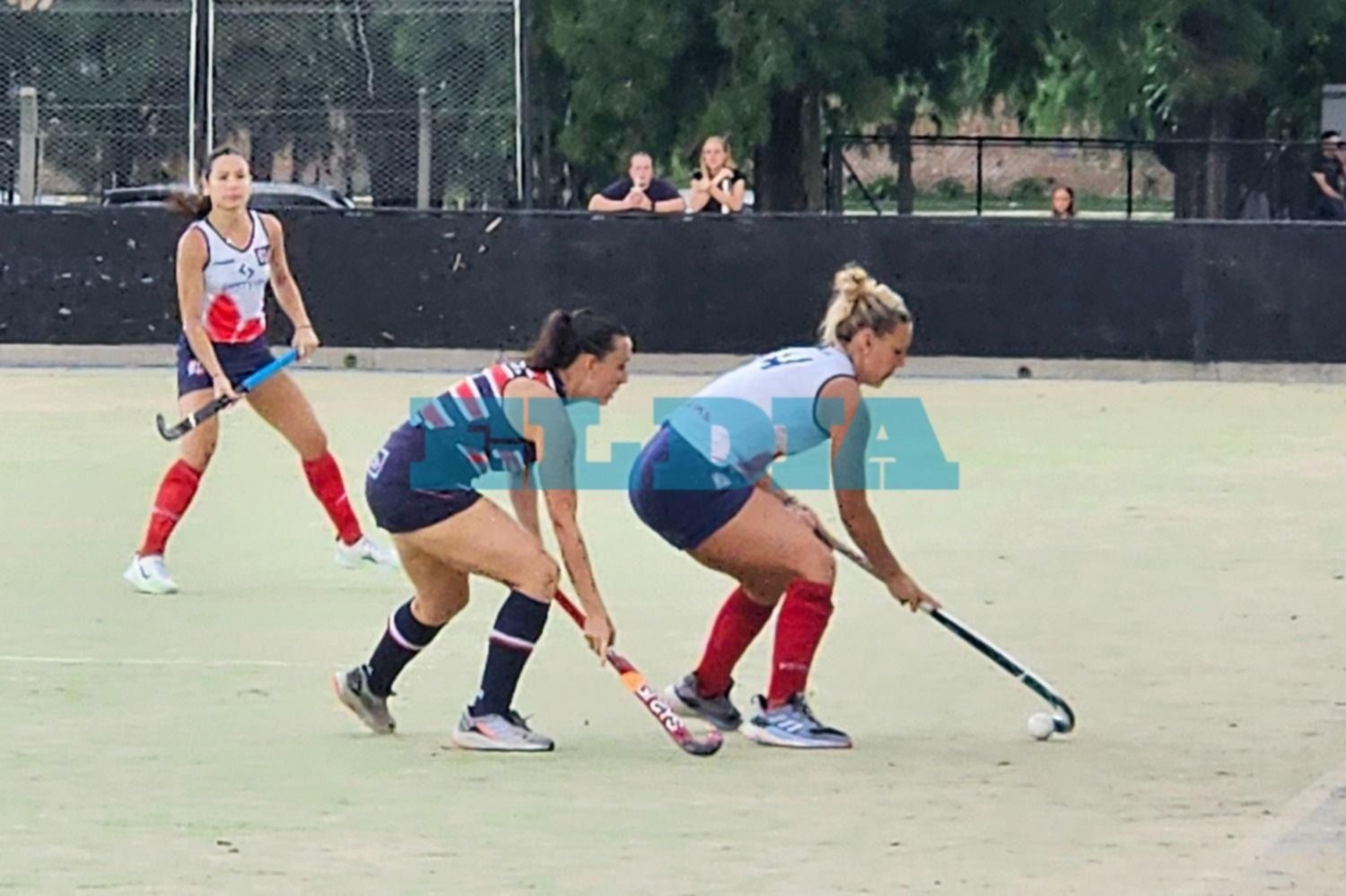 Paso en falso en el debut de las chicas de San Luis, en hockey 