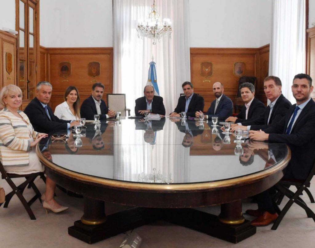 El Gobierno convoca al sector más dócil de la oposición para evitar otro tropiezo en el Congreso