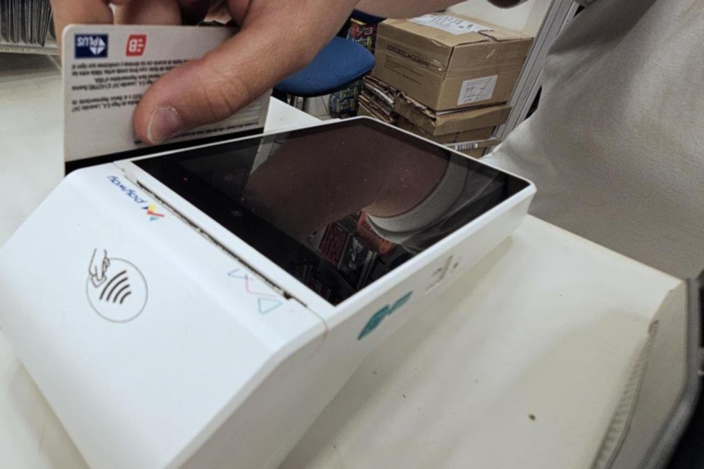Los pagos con tarjeta ahora tienen que hacerse a la vista del cliente
