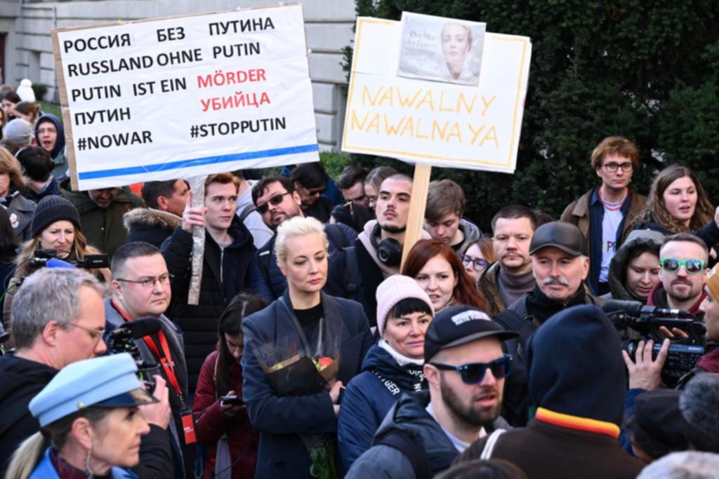 La protesta opositora al mediodía y el voto escrito de la viuda de Navalni