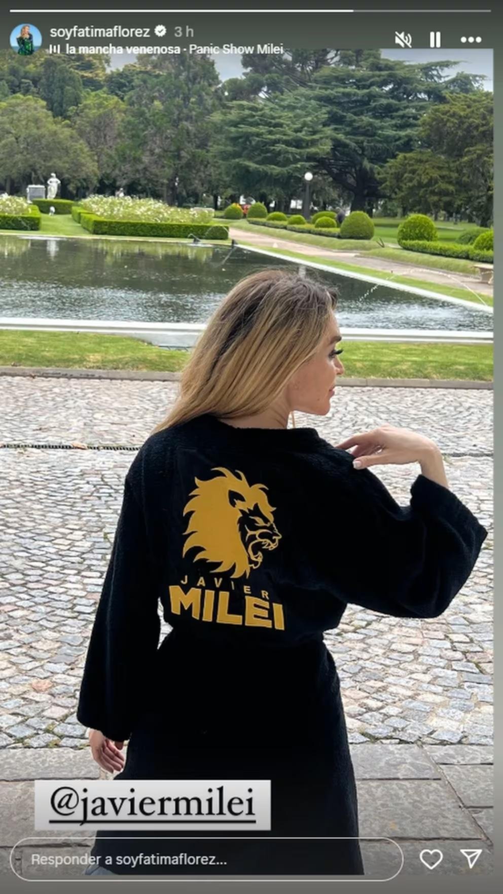 Fátima desmiente crisis con MIlei con una foto en bata