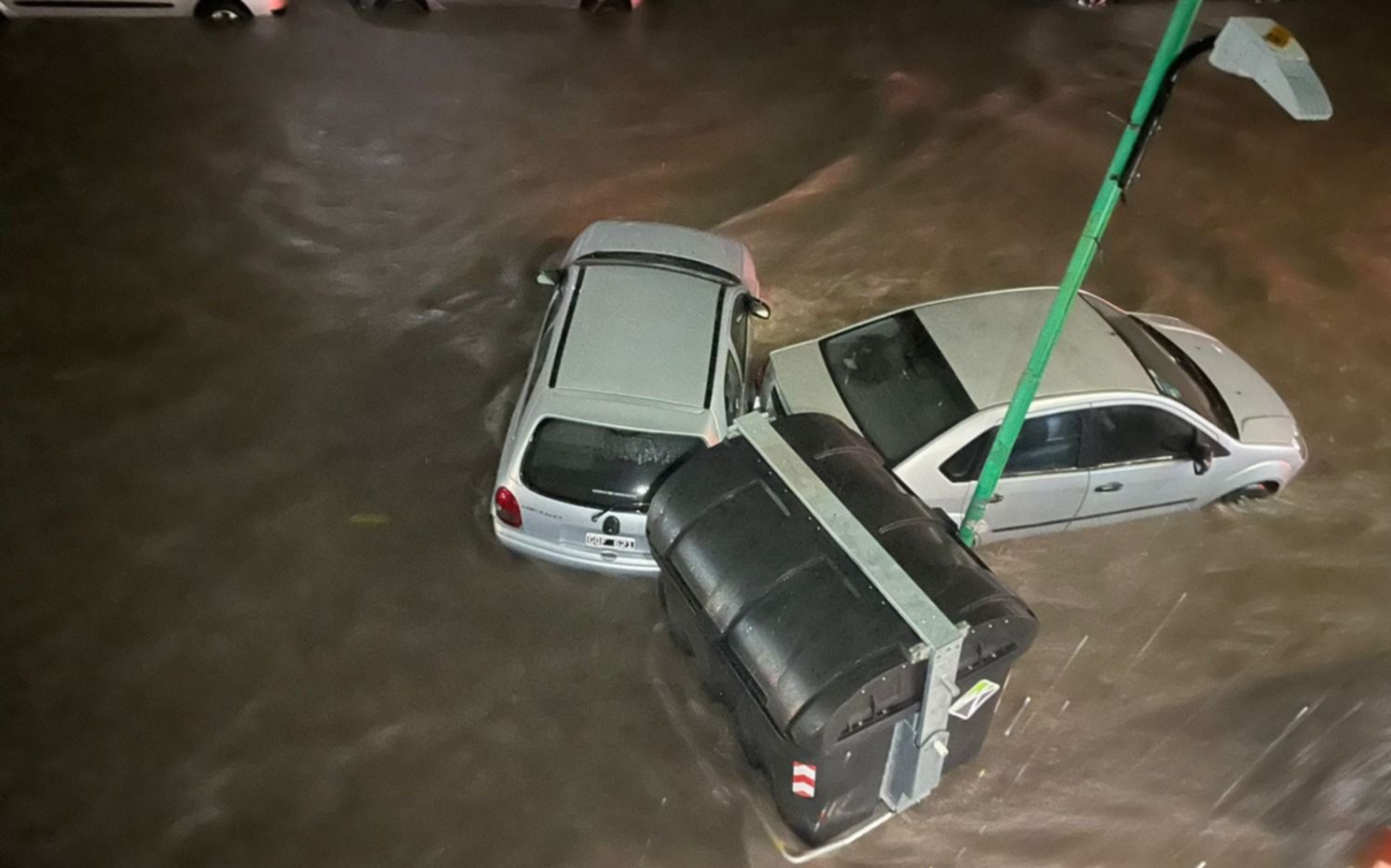 La lluvia volvió a castigar a La Plata: varias zonas de la Ciudad se inundaron