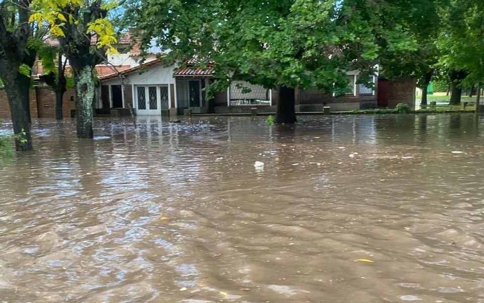 Qué es la tormenta "supercelda", el fenómeno que azotó a La Plata