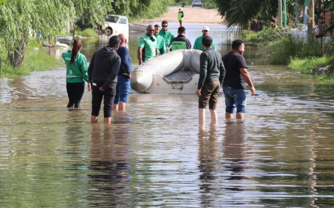 Encontraron con vida a un pescador que estaba desaparecido en Ensenada