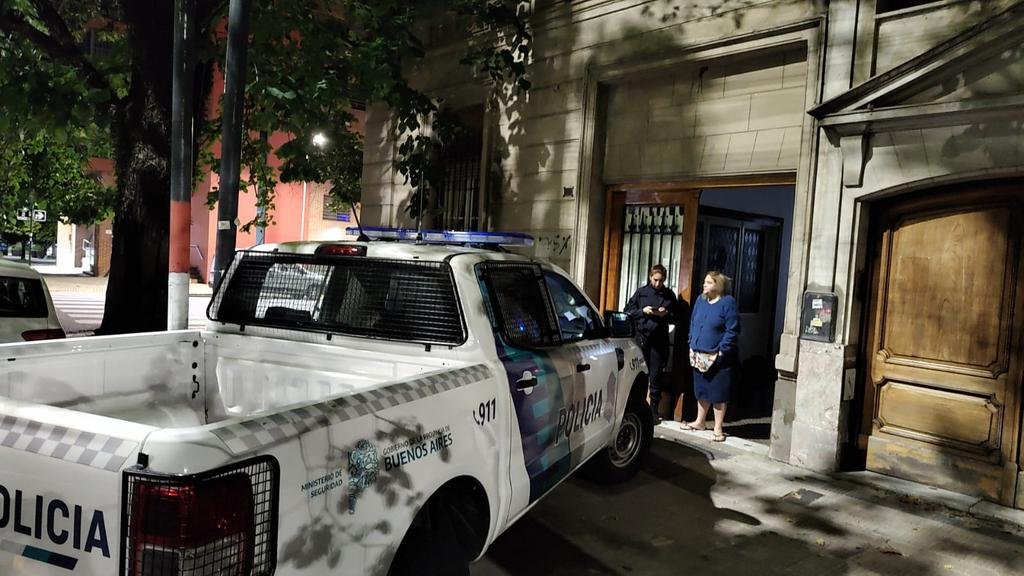 Convivir con la inseguridad: falsos policías castigaron a dos jubilados