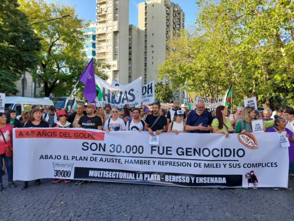 Marchas en La Plata para conmemorar el golpe de estado de 1976