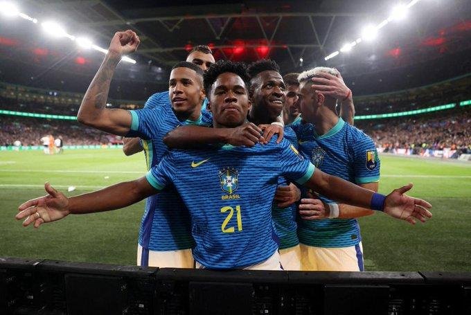 Victoria de Brasil sobre Inglaterra en Wembley