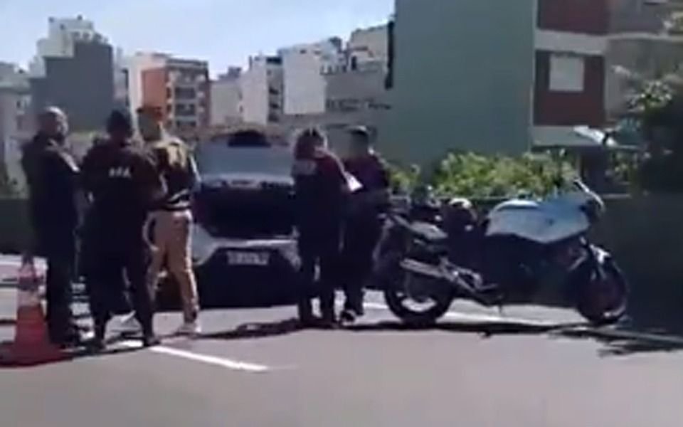 Tiroteo y pánico en plena autopista 25 de Mayo: qué pasó