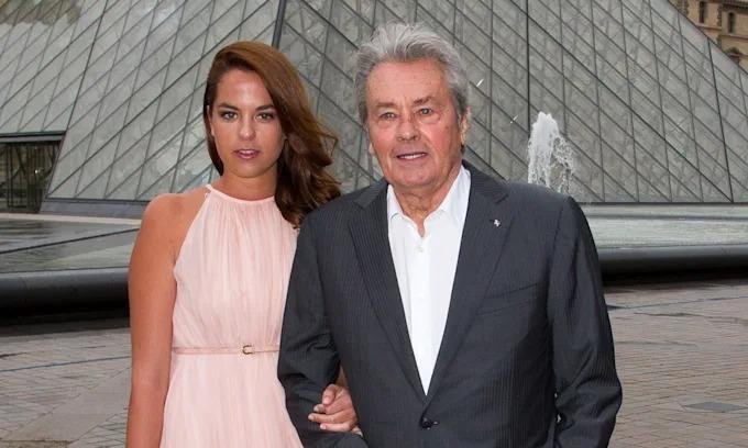 Sigue la tormenta en el clan Delon: la hermana contra los hermanos