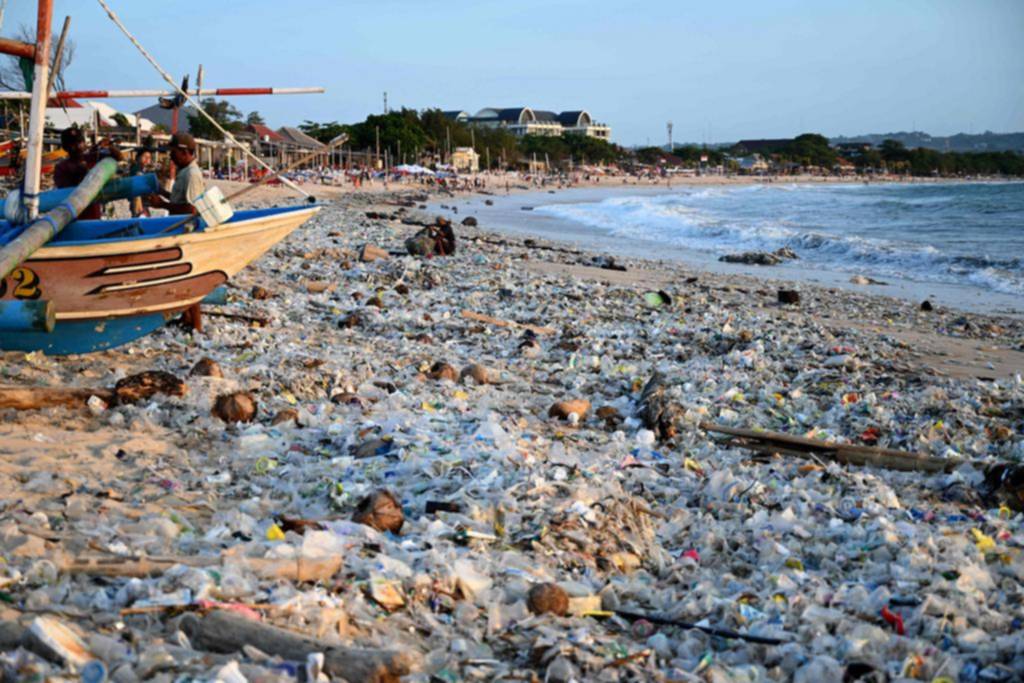 Cuando un verdadero paraíso se convierte en una marea de basura