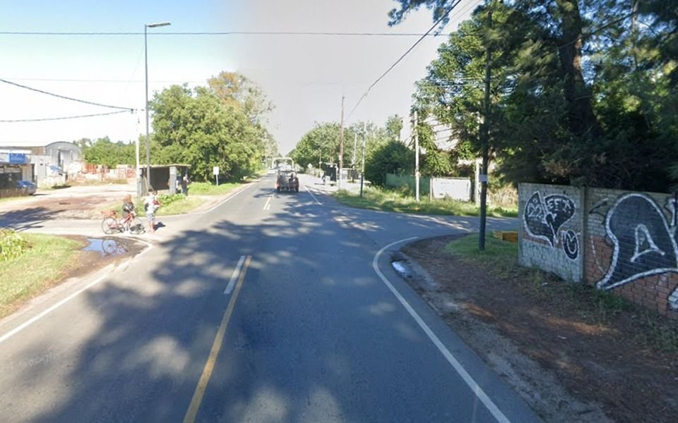 Esperaba el micro y le robaron 35 mil dólares en La Plata