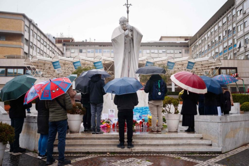 El Papa, estable tras la “crisis respiratoria”