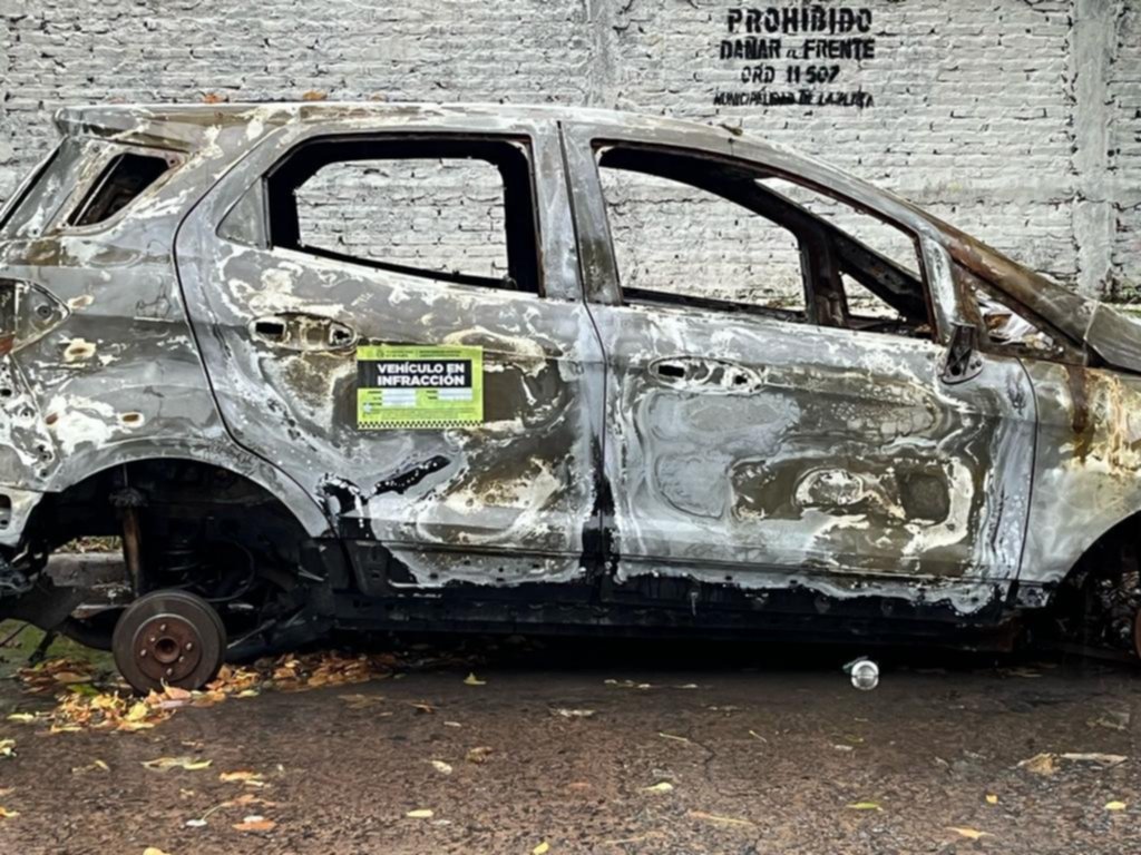 En La Loma se quejan por la cantidad de autos abandonados en las calles