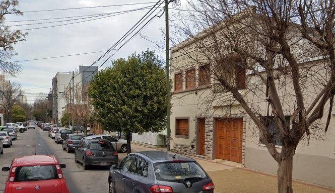 Volvían de un viaje y los recibieron con un brutal intento de entradera