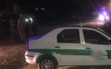 Apuñalaron a un taxista en La Plata y pelea por salvar su vida: lo atacó un falso pasajero para robarle