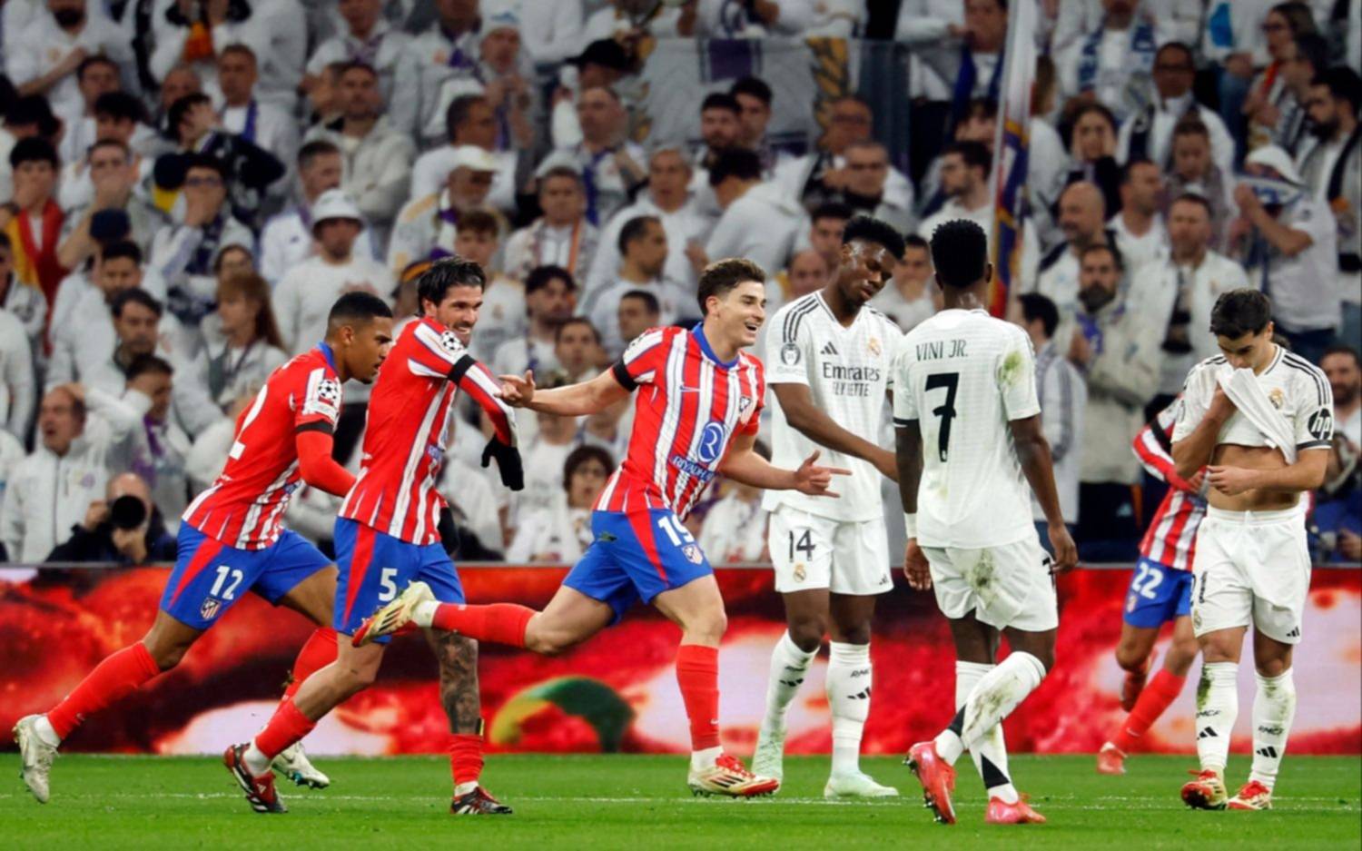 Enganche y tremendo golazo de Julián Álvarez ante el Real Madrid en la Champions League