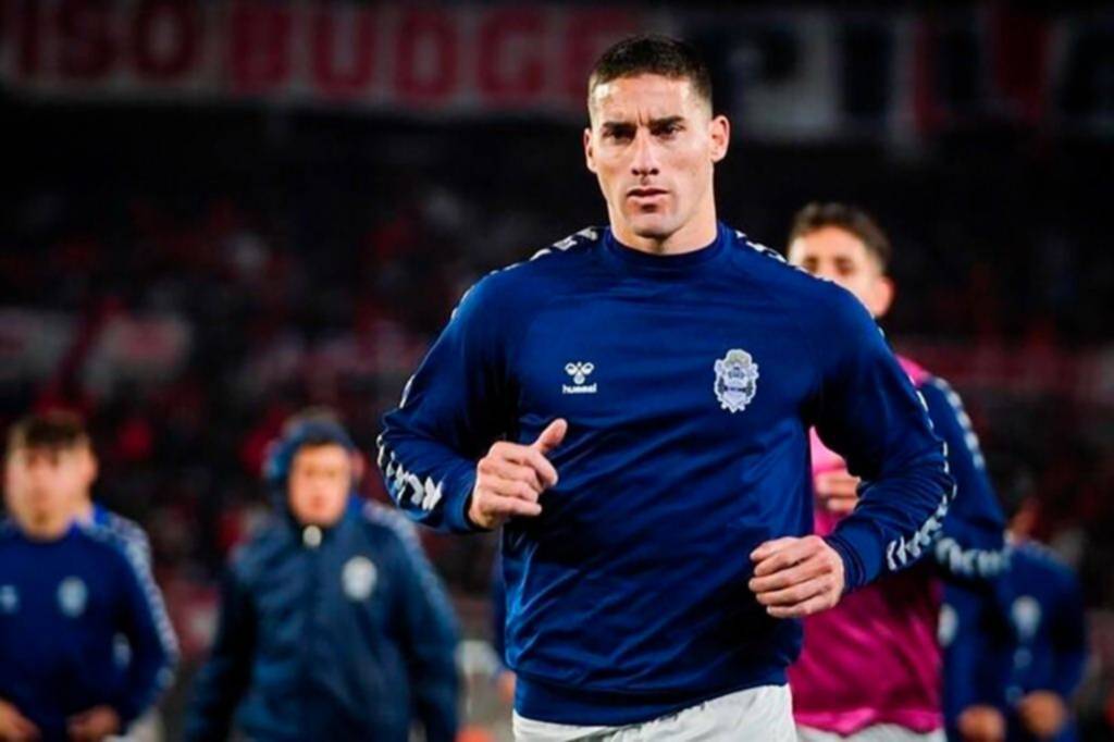 Morales llegaría con lo justo y Sosa sería titular