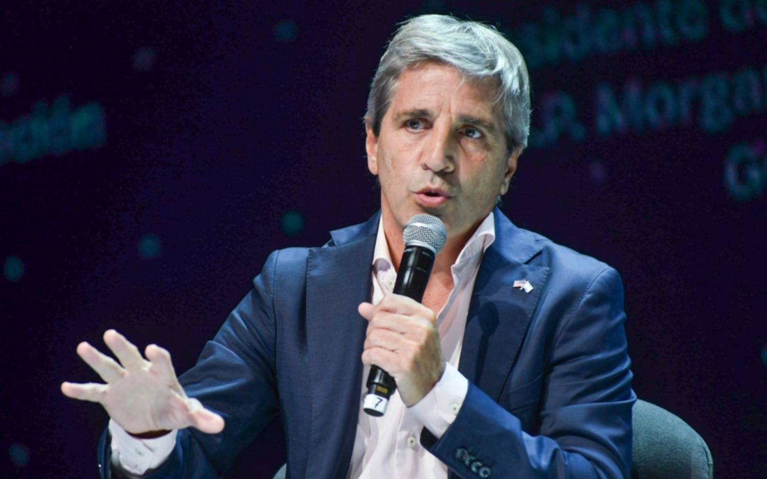Caputo negó que el FMI exija devaluar para cerrar el acuerdo