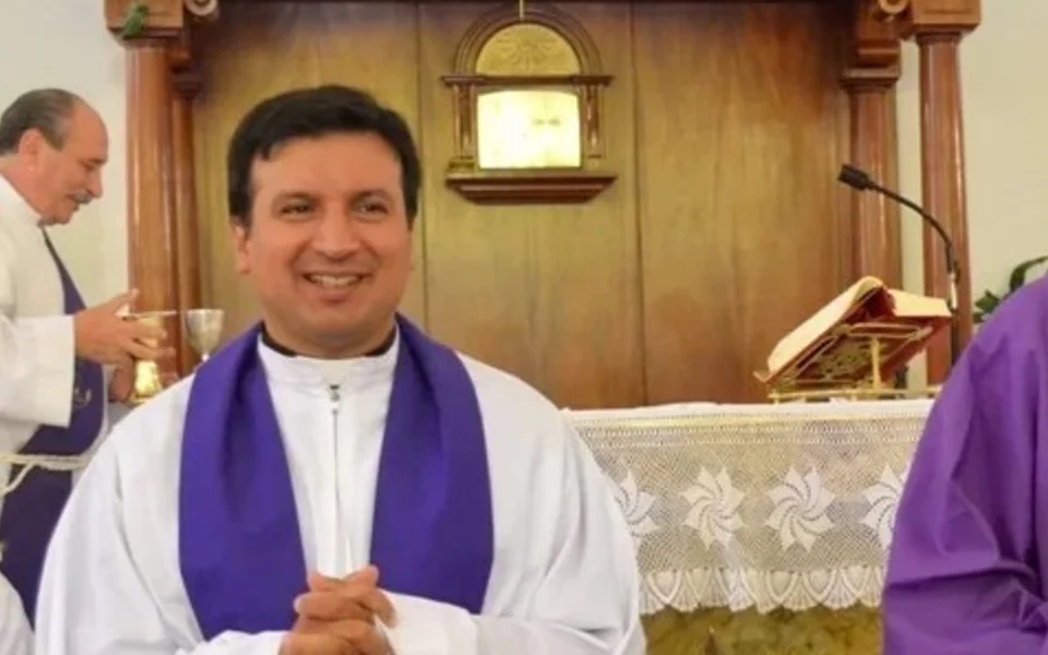 Lomas de Zamora: condenan a un sacerdote por abuso de una joven en una parroquia