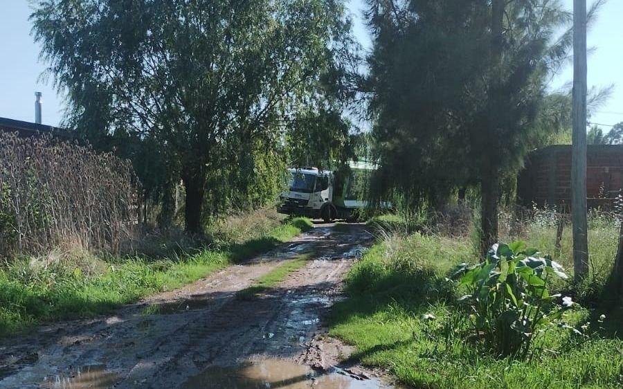 Una calle de Parque Sicardi un peligro hasta para el camión de la basura